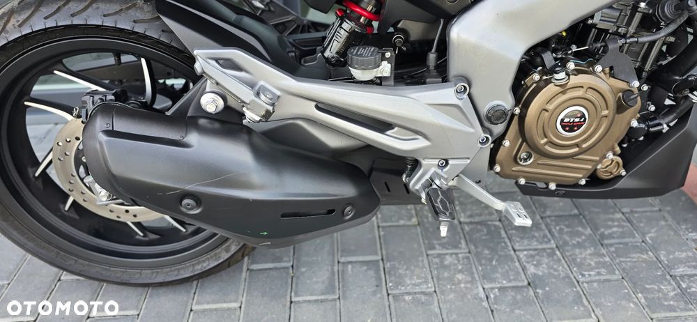Bajaj Dominar 400 - 22