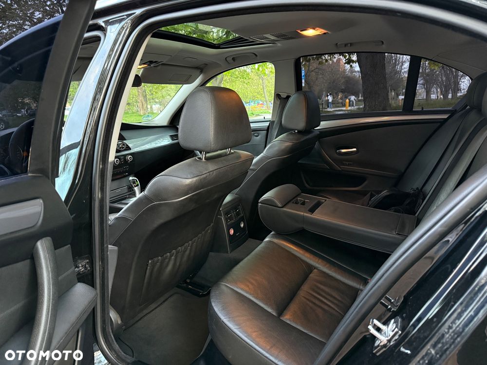 BMW Seria 5 525d Edition Exclusive - 16