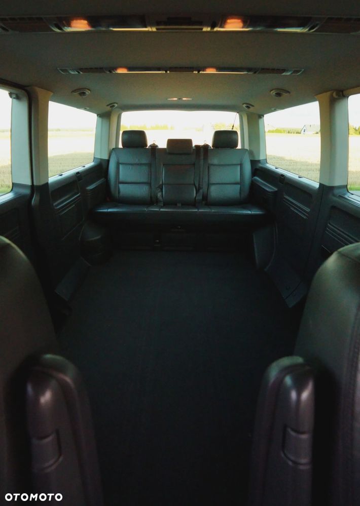 Volkswagen Multivan - 10