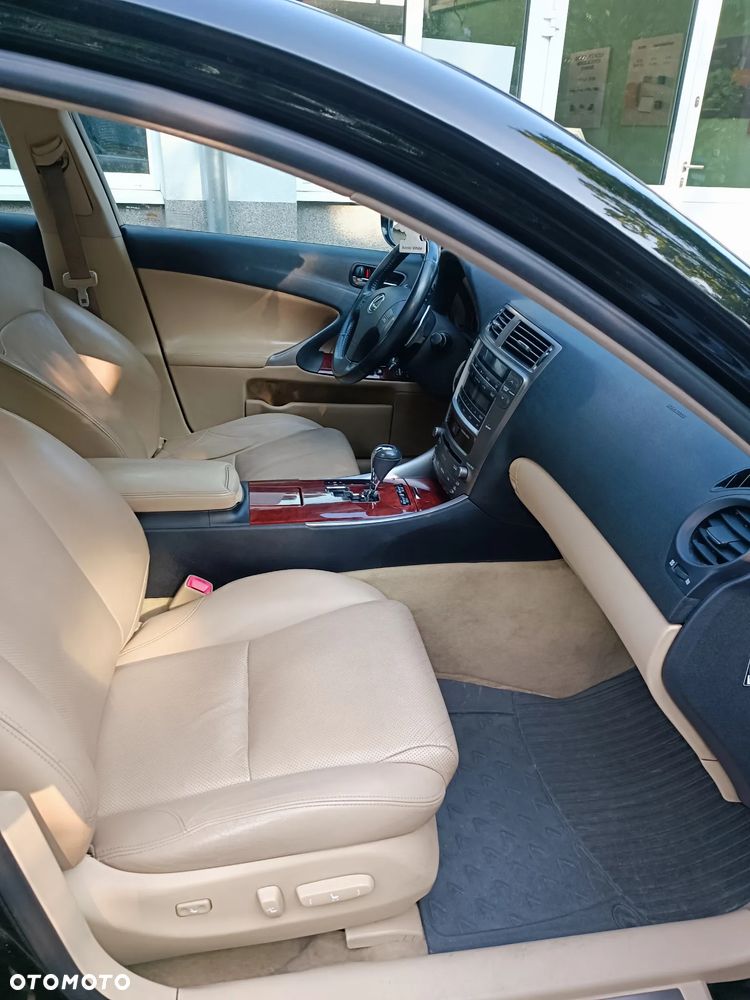Lexus IS 250 Prestige - 3
