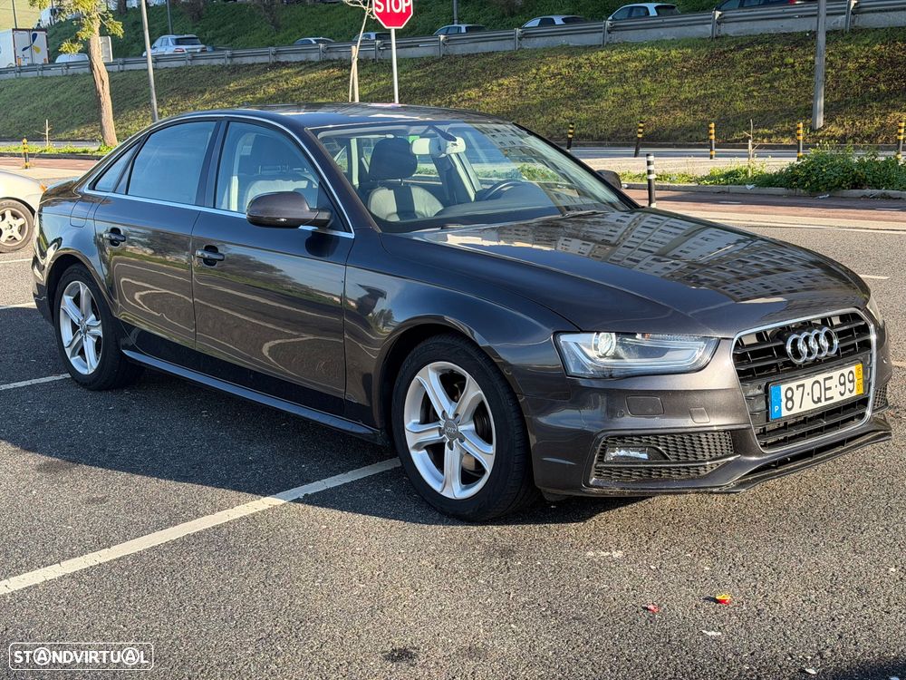 Audi A4 2.0 TDI S-line - 3