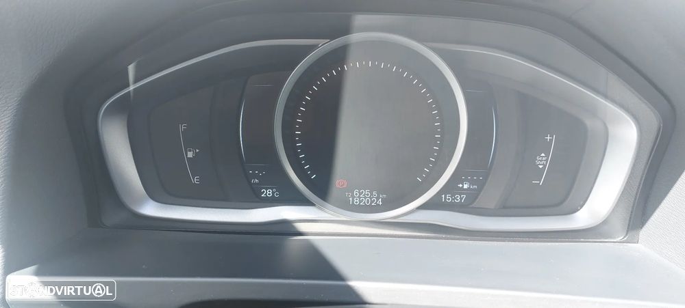 Volvo V60 1.6 D2 Momentum Eco - 9