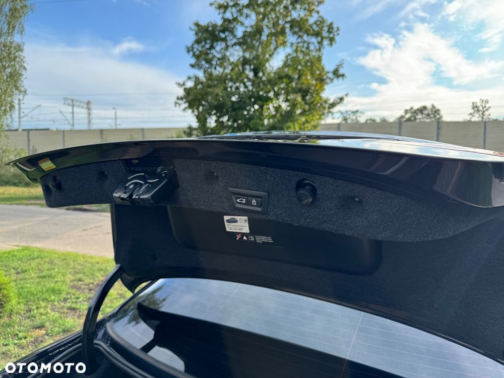 BMW Seria 5 550i - 6