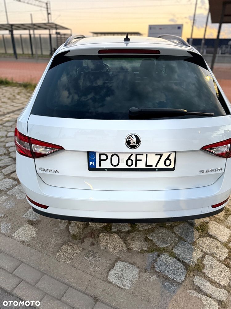 Skoda Superb 2.0 TDI Ambition DSG - 11