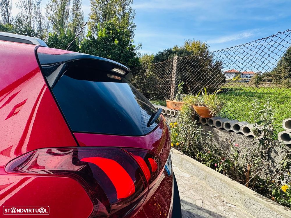 Peugeot 2008 1.2 PureTech Signature - 10