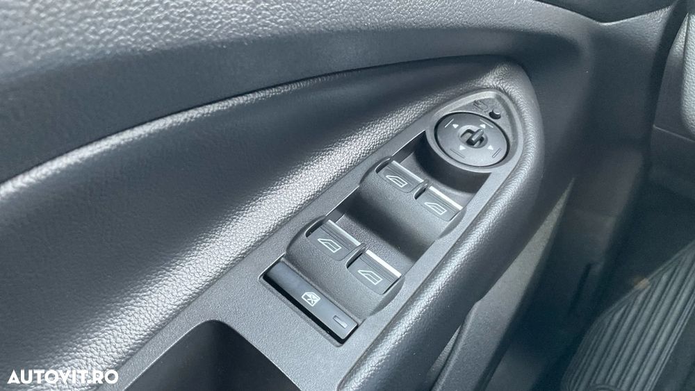 Ford Kuga 2.0 TDCi 4WD Powershift ST-Line - 30