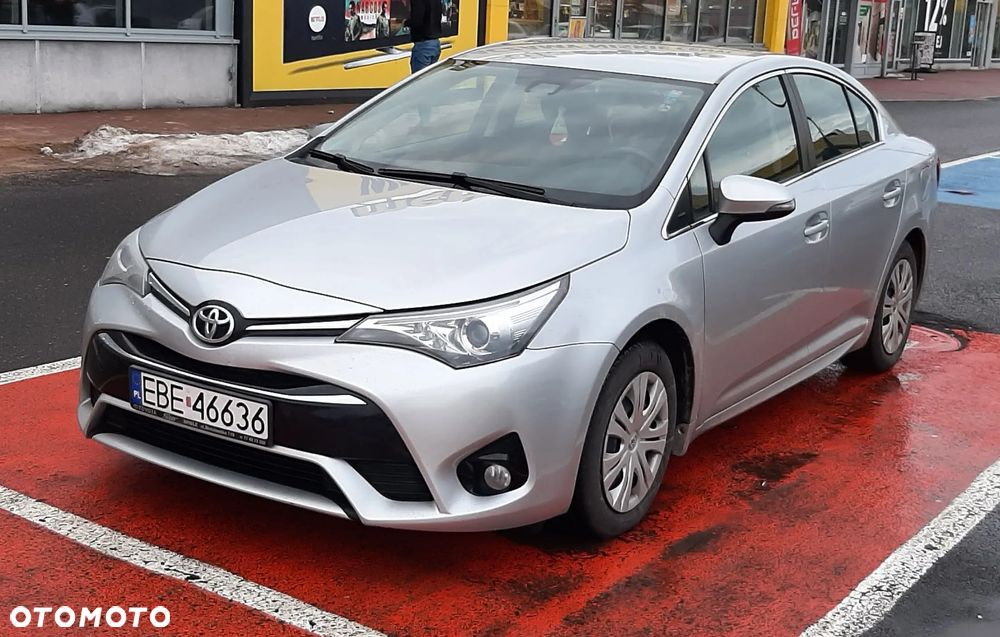 Toyota Avensis 1.6 Premium - 2