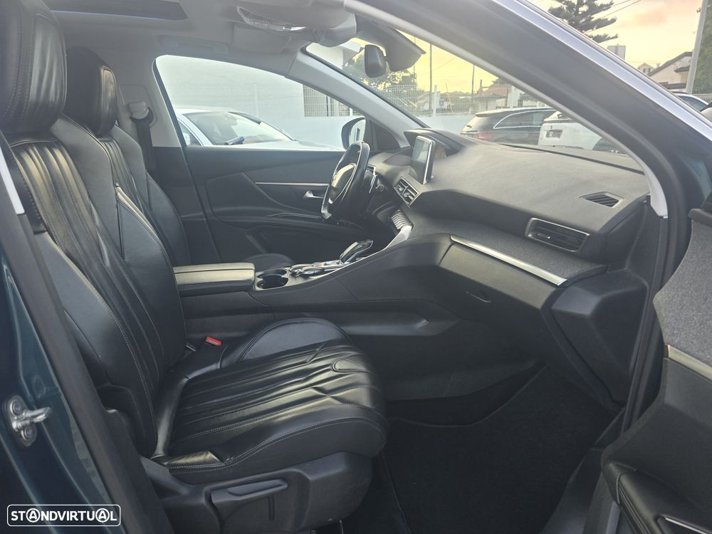Peugeot 5008 1.5 BlueHDi Allure EAT8 - 51