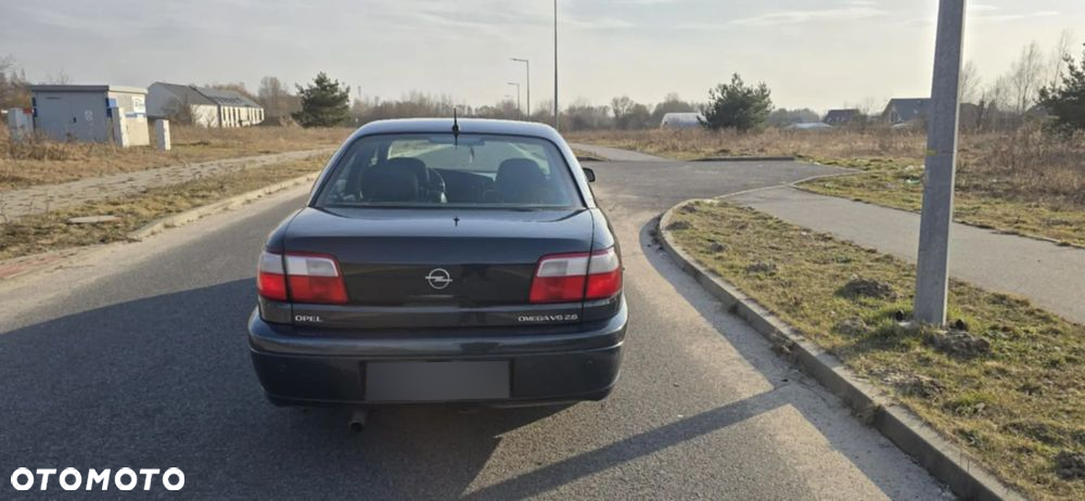 Opel Omega 2.6 Elegance - 5