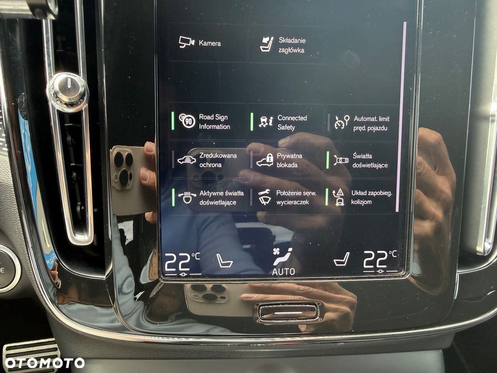 Volvo XC 40 D4 AWD R-Design - 24