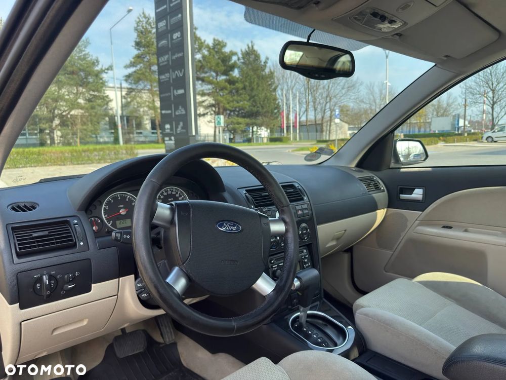 Ford Mondeo 2.0 Ghia - 14
