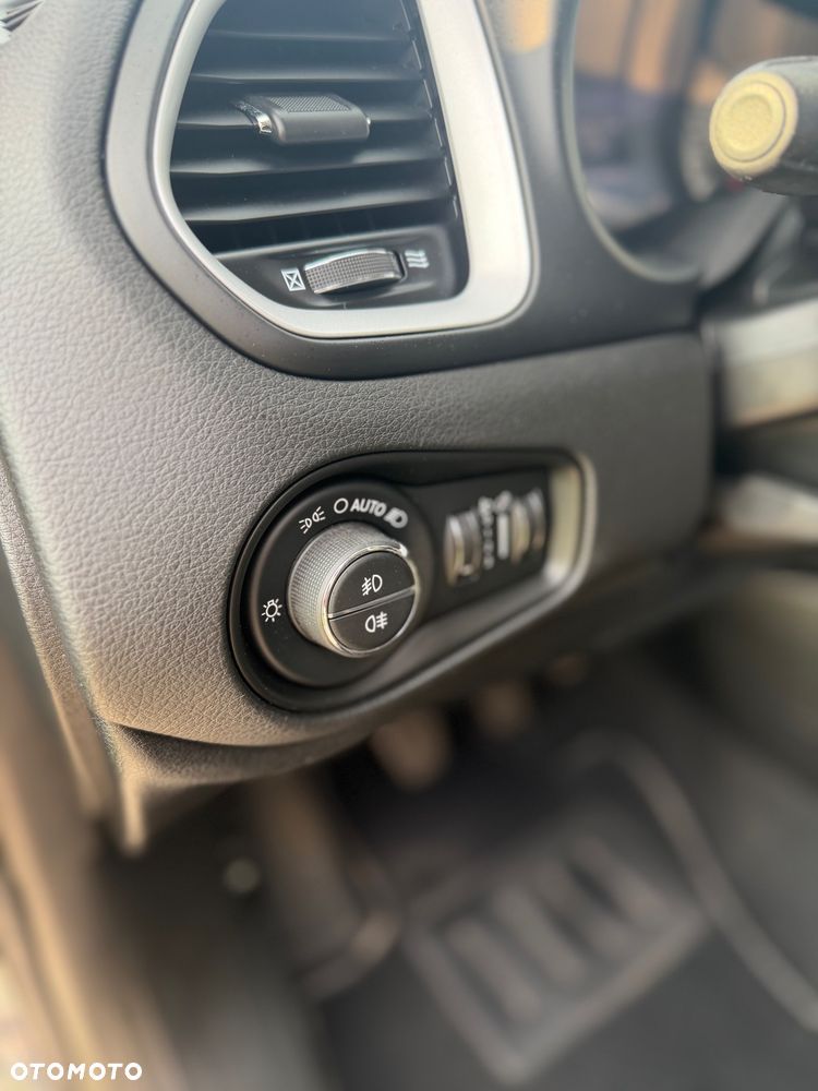 Jeep Renegade 1.4 MultiAir Limited - 21