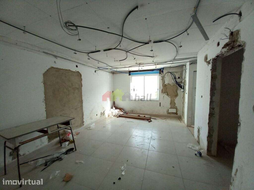 Apartamento T4 no r/c no Afonsoeiro - Montijo - Grande imagem: 3/10