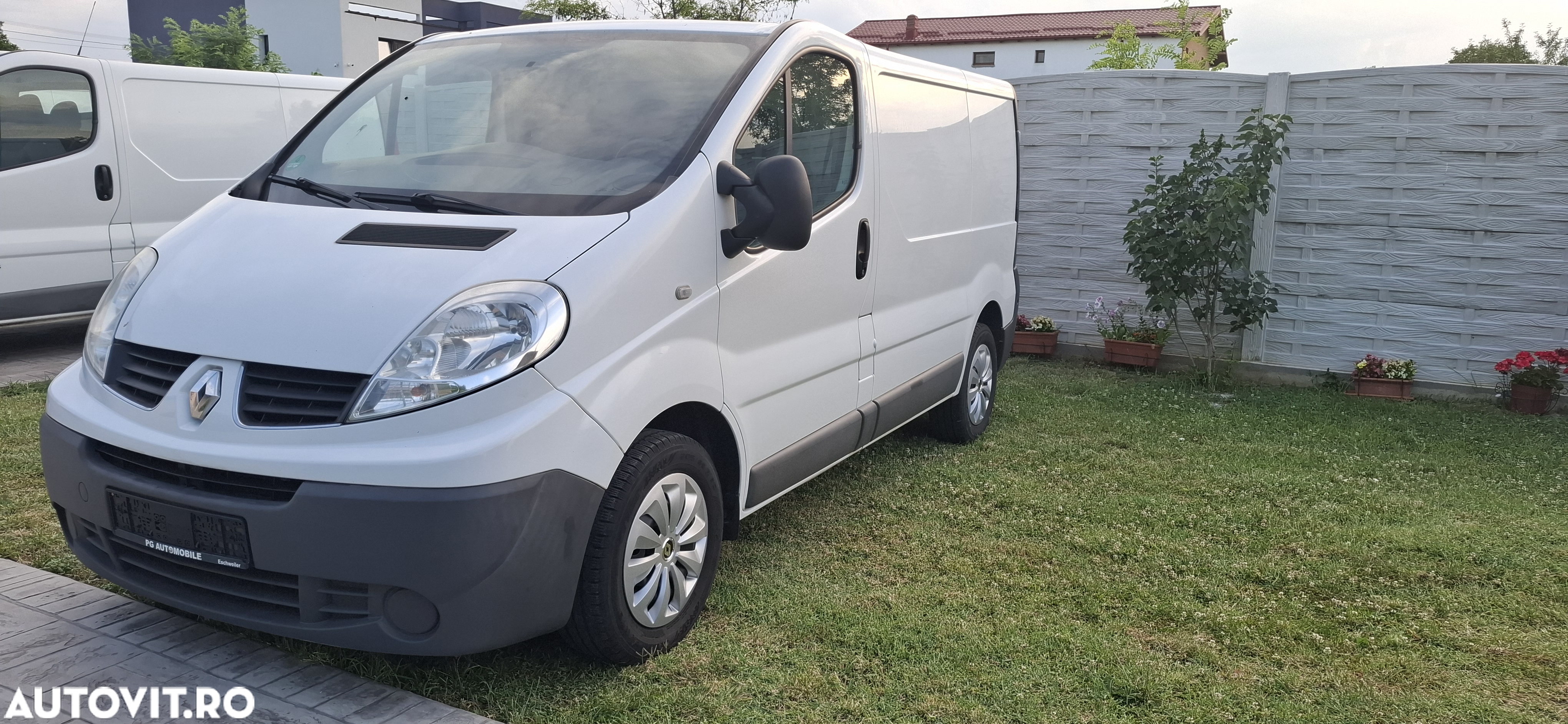 Renault Trafic 2.0 dCi 115 Combi L2H1 - 9