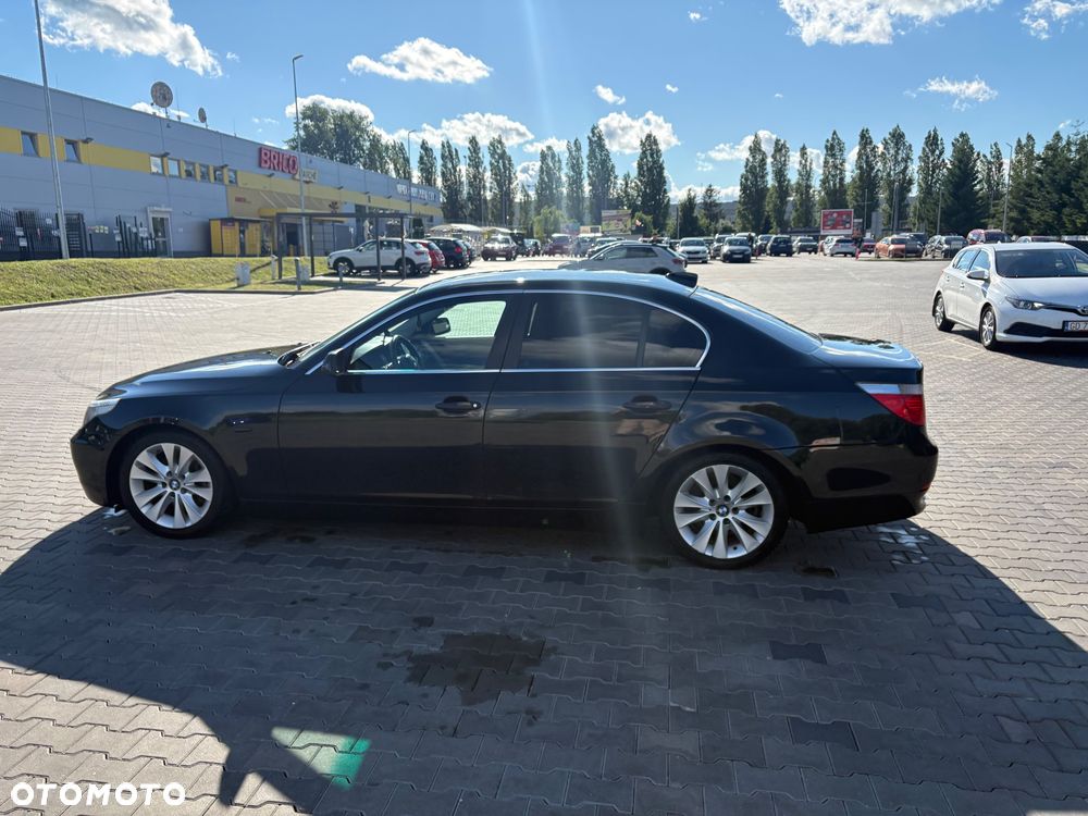 BMW Seria 5 525i - 4