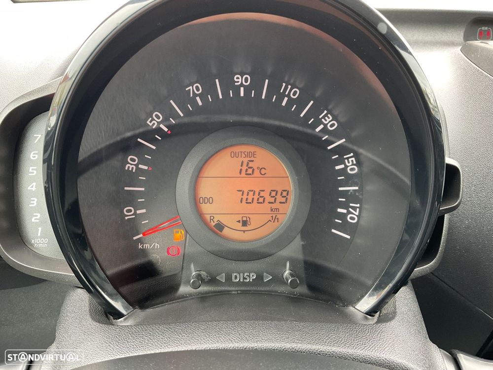 Citroën C1 1.0 VTi Feel S&S - 24