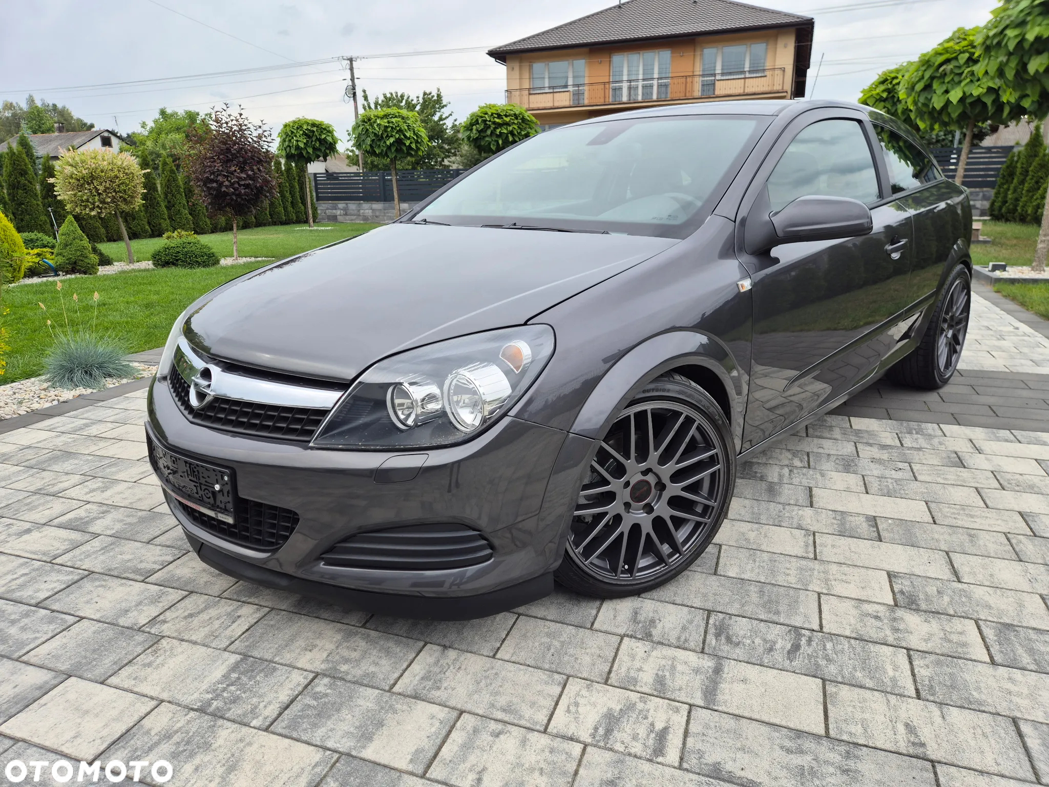 Opel Astra GTC 1.6 - 7