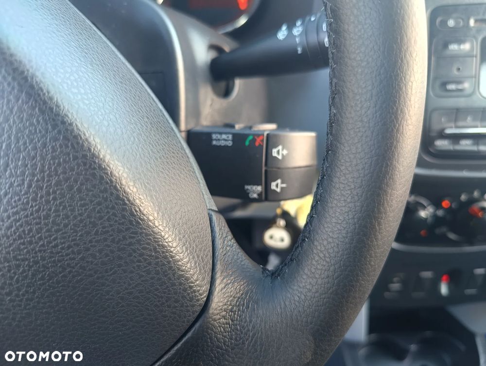 Dacia Sandero 1.2 16V 75 Laureate - 20