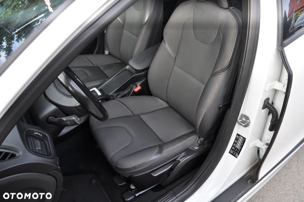 Volvo V40 - 22