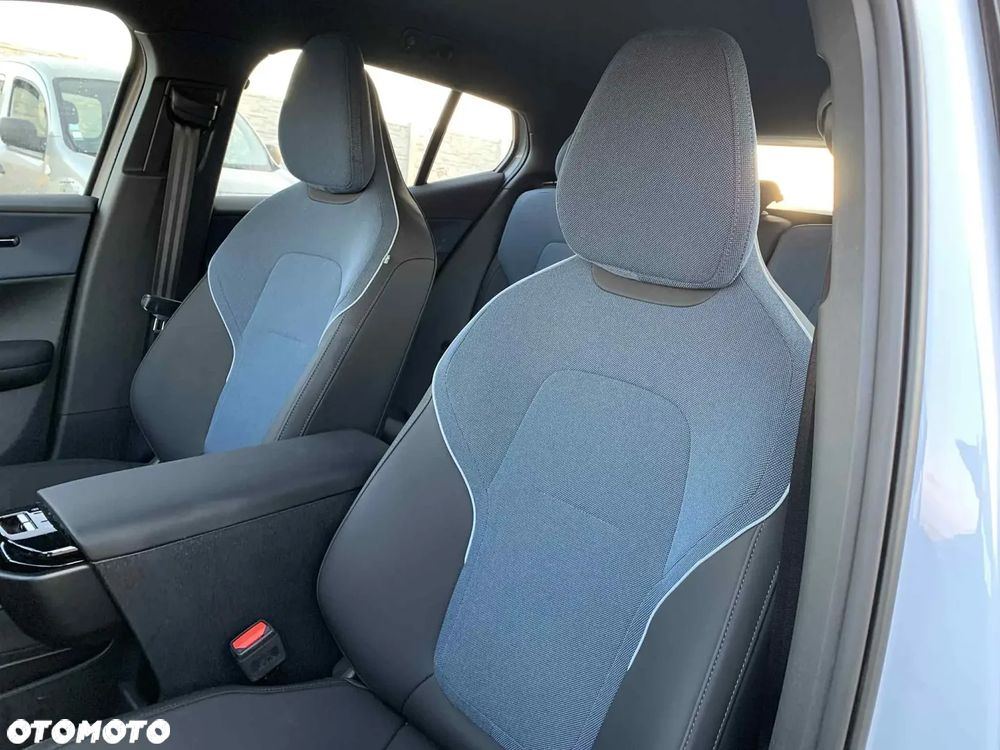 Volvo EX30 Single Motor Extended Range RWD Core - 9