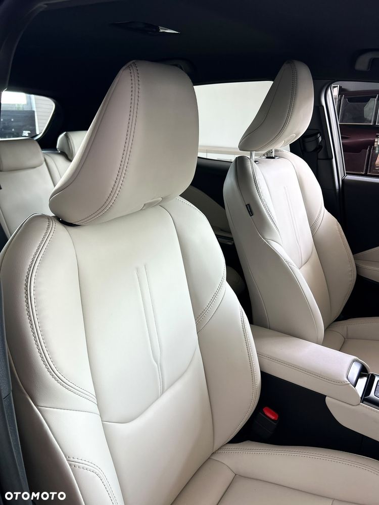 Lexus LBX - 21