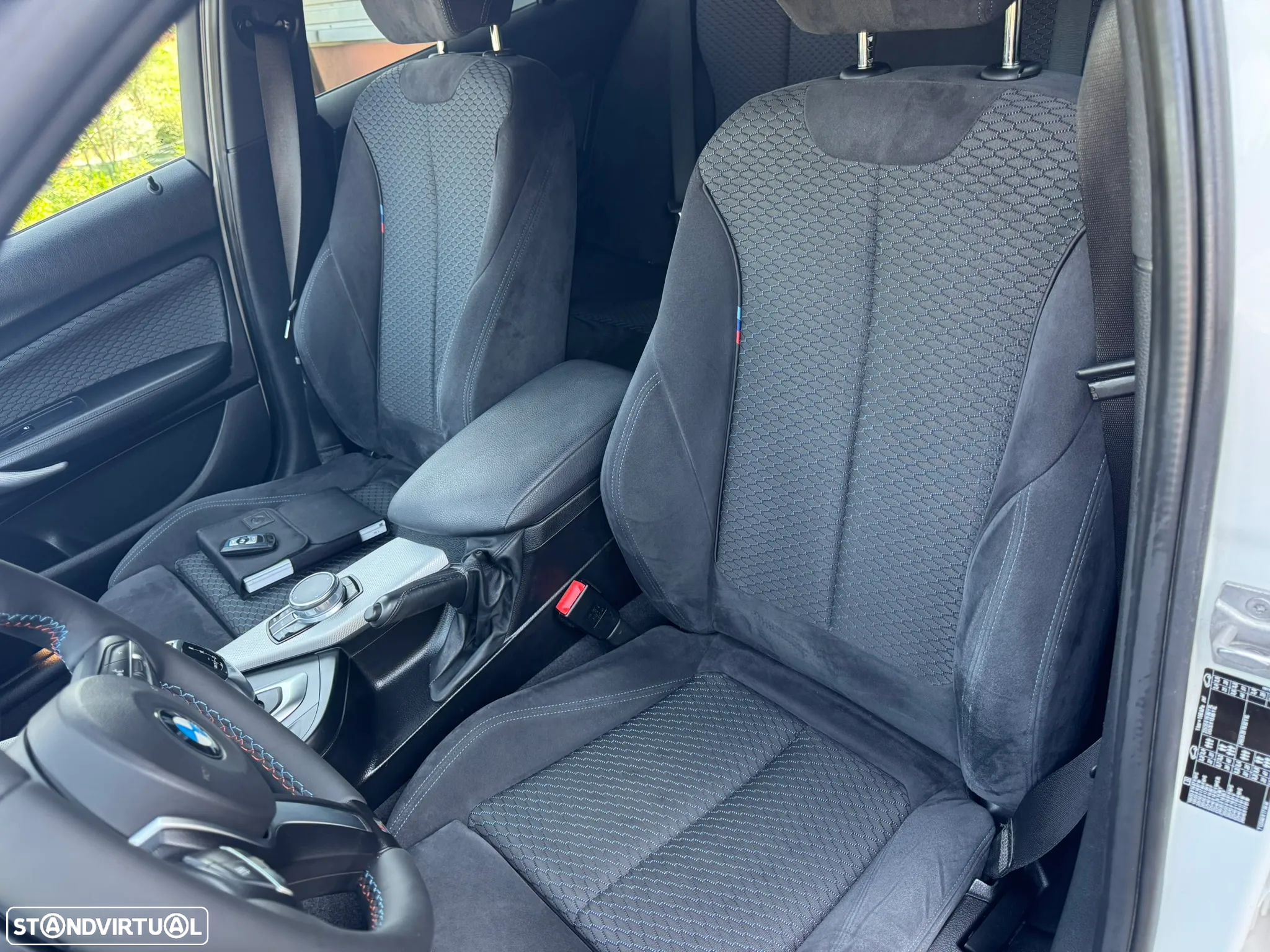 BMW 118 d Pack Desportivo M - 22