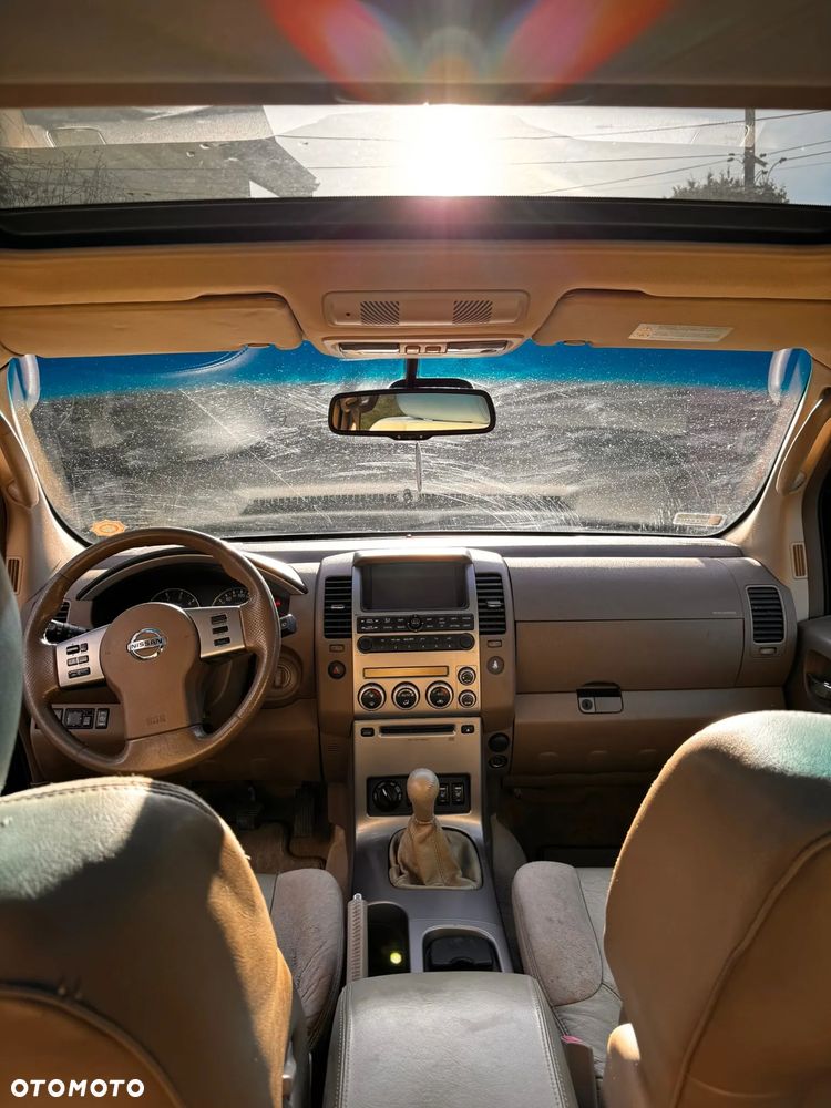 Nissan Pathfinder 2.5 dCi Premium - 35