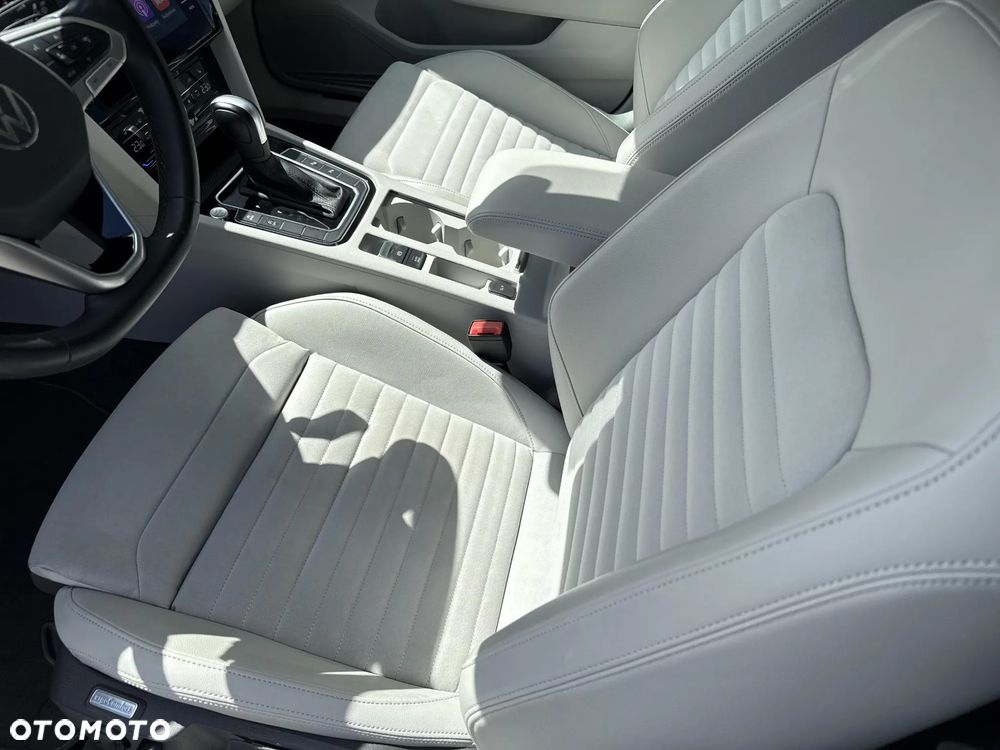 Volkswagen Passat 2.0 TSI Elegance DSG - 19