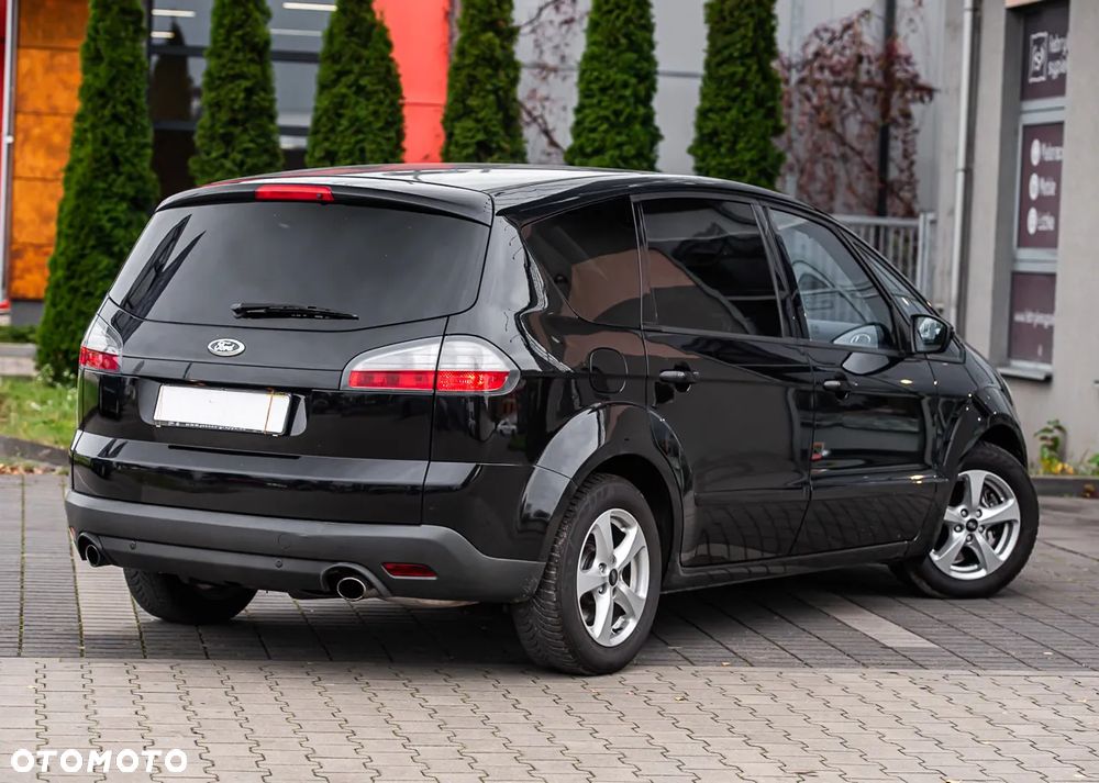 Ford S-Max - 13