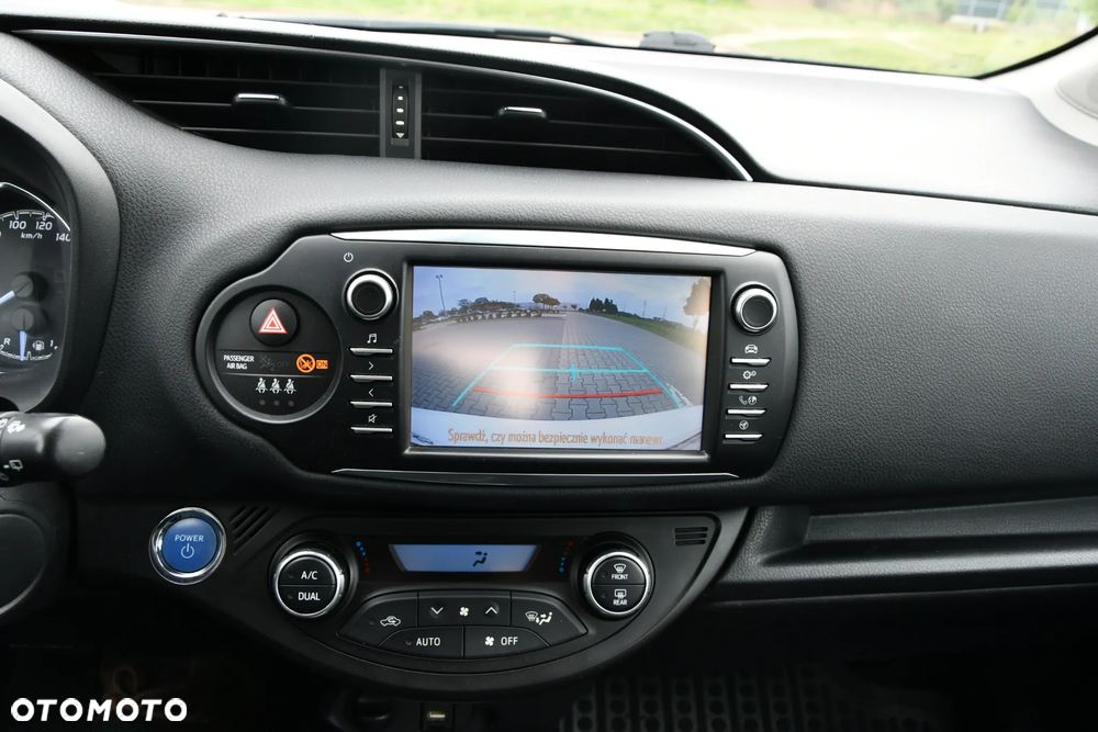 Toyota Yaris Hybrid 100 Premium EU6 - 21