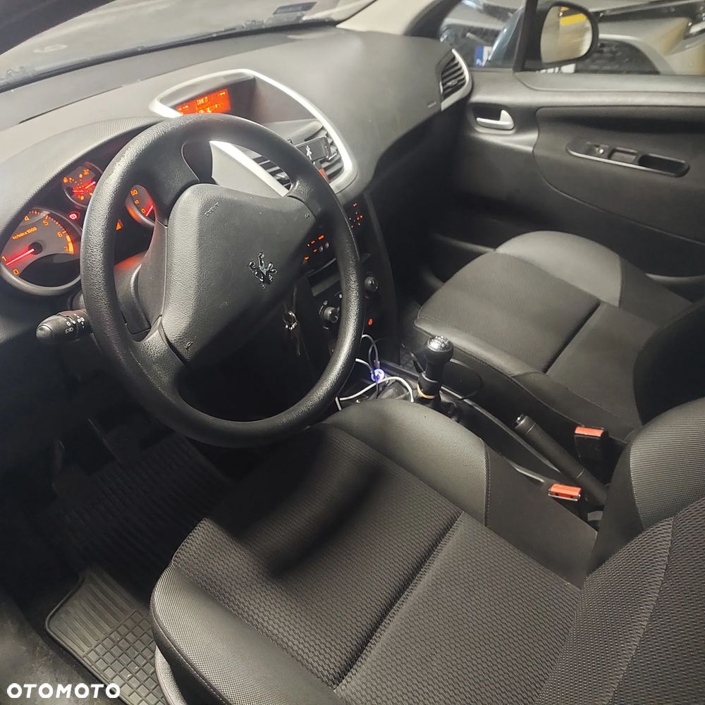 Peugeot 207 Outdoor 1.4 - 7