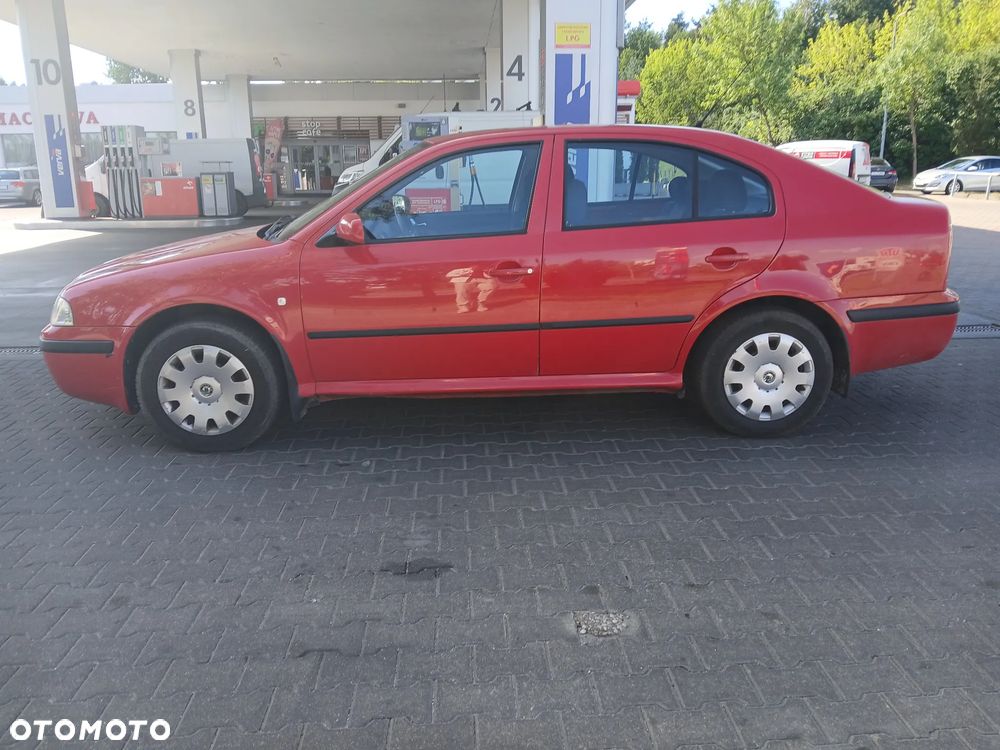 Skoda Octavia 1.6 Elegance - 1