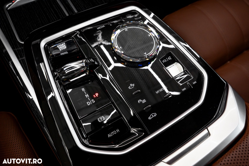 BMW Seria 7 750e xDrive AT PHEV - 36