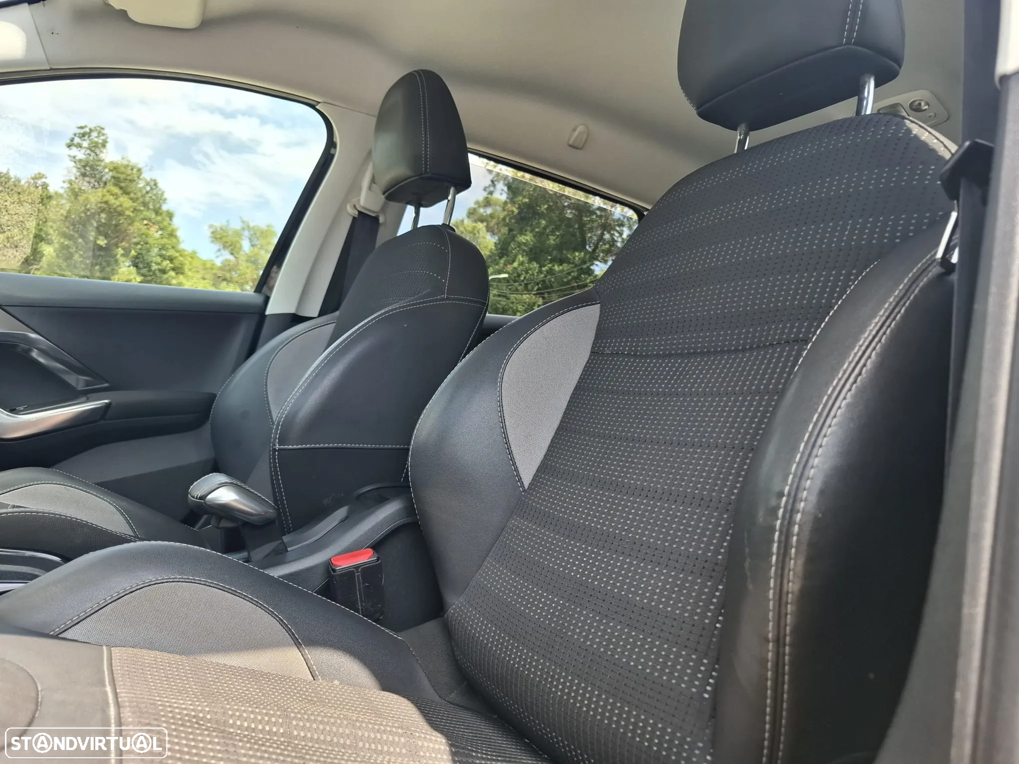 Peugeot 2008 1.6 BlueHDi Allure - 24