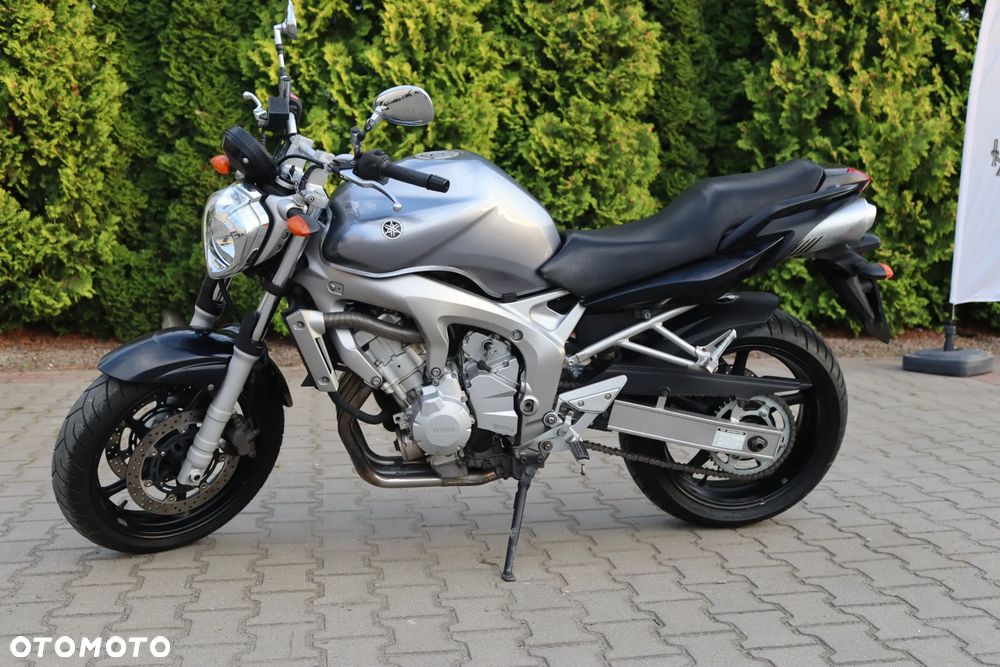Yamaha FZ6 - 8
