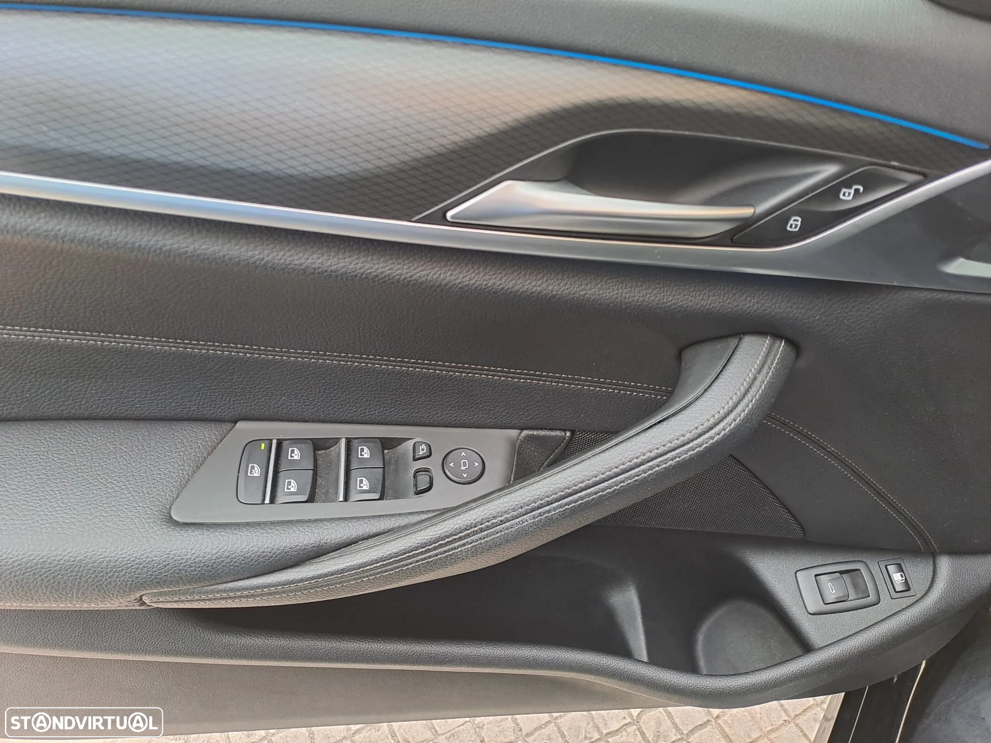 BMW 530 e Pack Desportivo M - 2