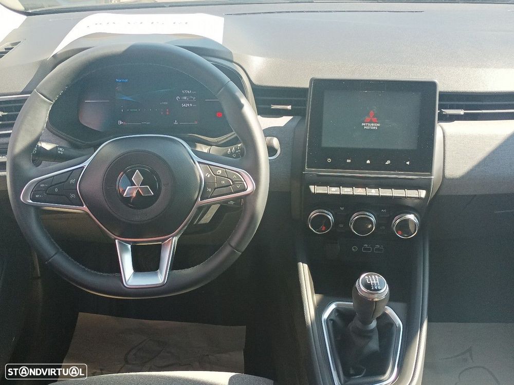 Mitsubishi Colt - 8