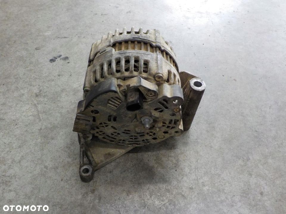 VW T5 2.5 TDI ALTERNATOR 070903024F - 2