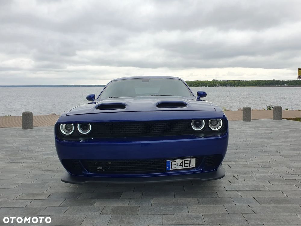 Dodge Challenger - 2