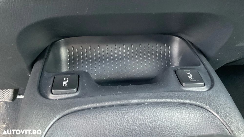 Toyota Corolla 1.8 HSD Business - 28