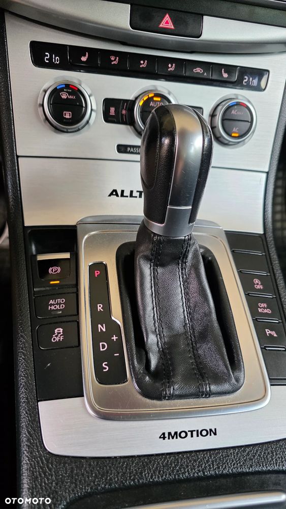 Volkswagen Passat 2.0 TDI 4Mot Highline DSG - 8