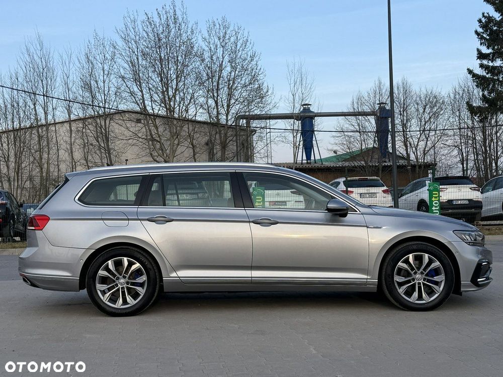 Volkswagen Passat - 12