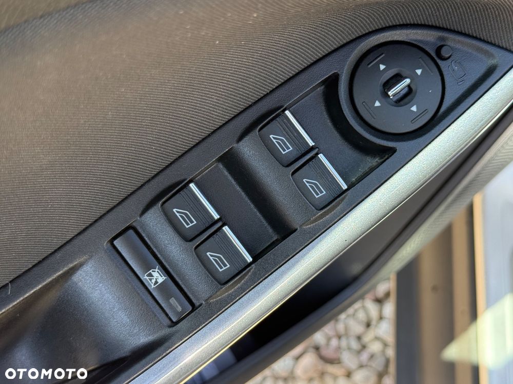 Ford Focus 1.6 EcoBoost Start-Stopp-System Trend - 28