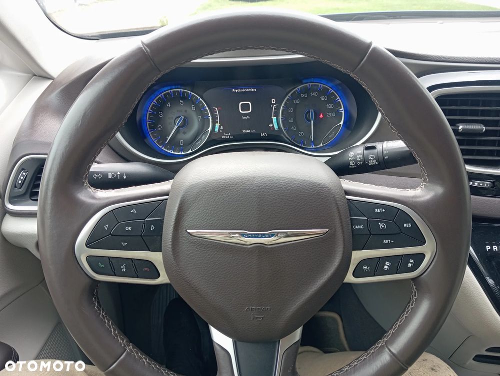 Chrysler Pacifica - 3