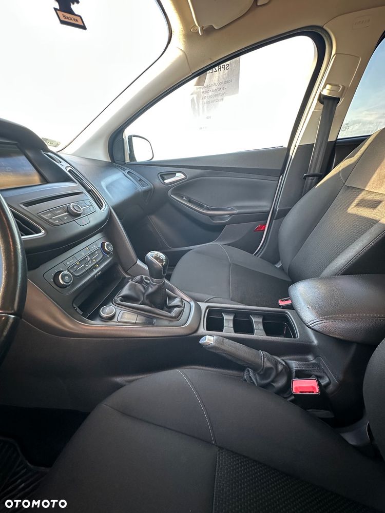 Ford Focus 1.0 EcoBoost Ambiente - 16