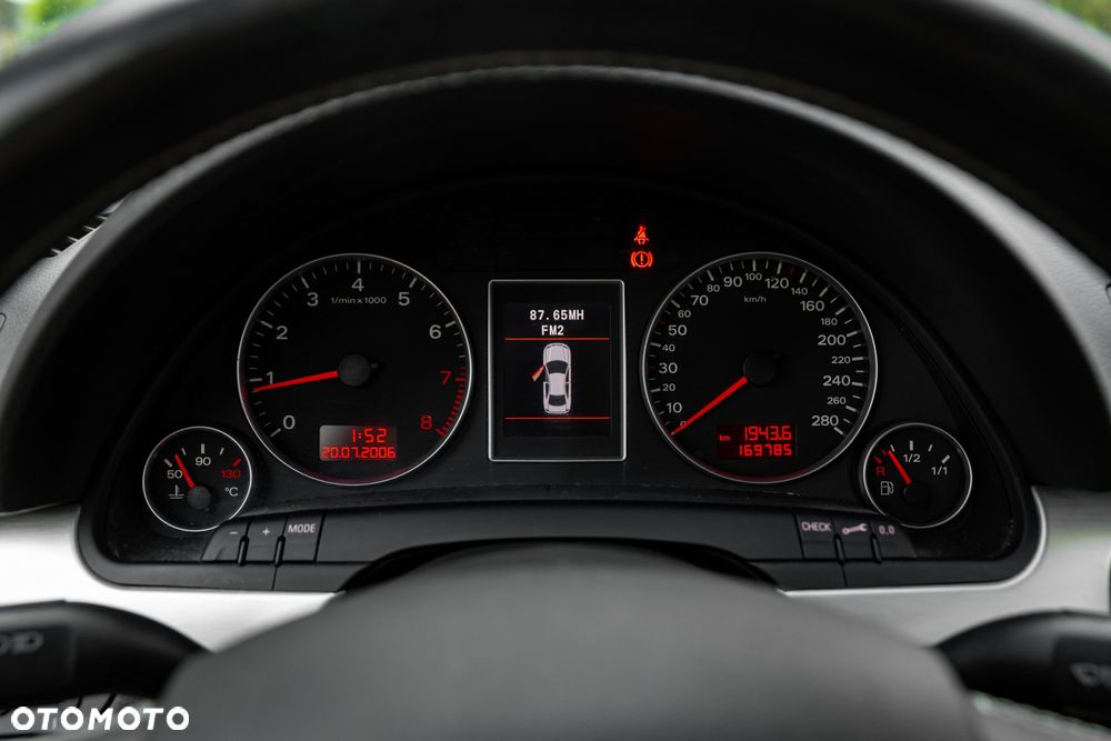 Audi A4 Avant 2.0T FSI Quattro - 26