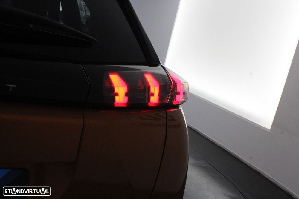 Peugeot e-2008 50 kWh GT - 47