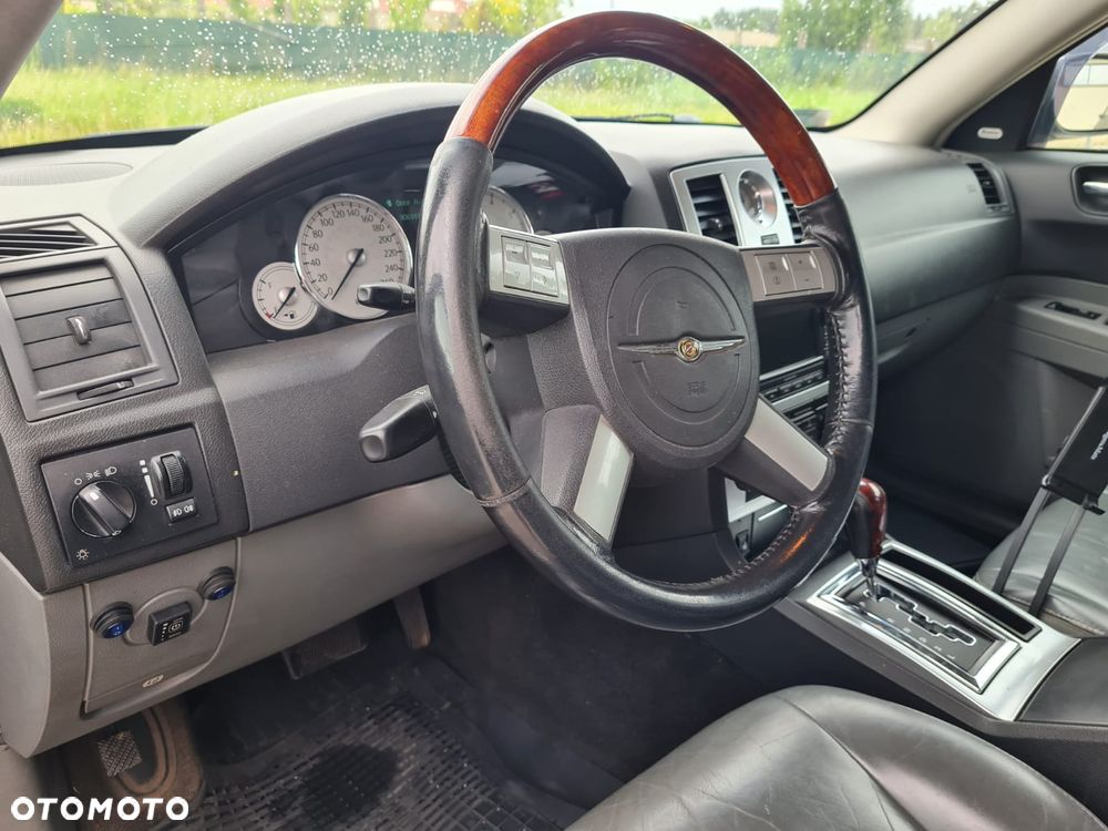 Chrysler 300C - 8