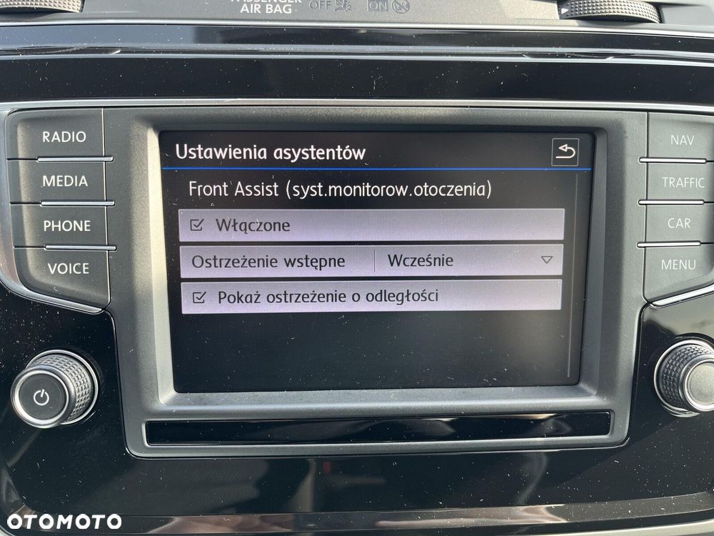 Volkswagen Touran 2.0 TDI BMT Comfortline - 29