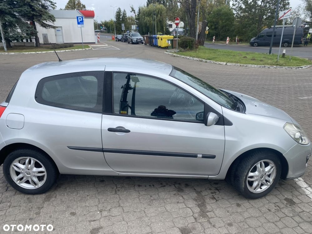 Renault Clio 2005 photo 5